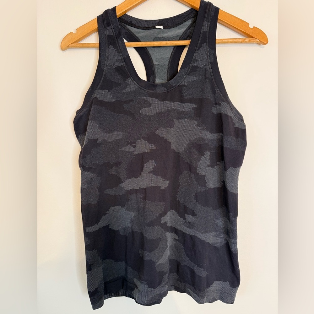 ATHLETA Momentum Seamless Tank Top Black Camo Racerback - Picture 2 of 5